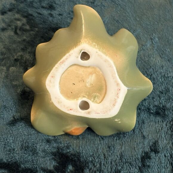 Four Green Frogs Lounging On A Lily Pad Ceramic Figurine Vintage Fairy Cottage - Picture 6 of 7